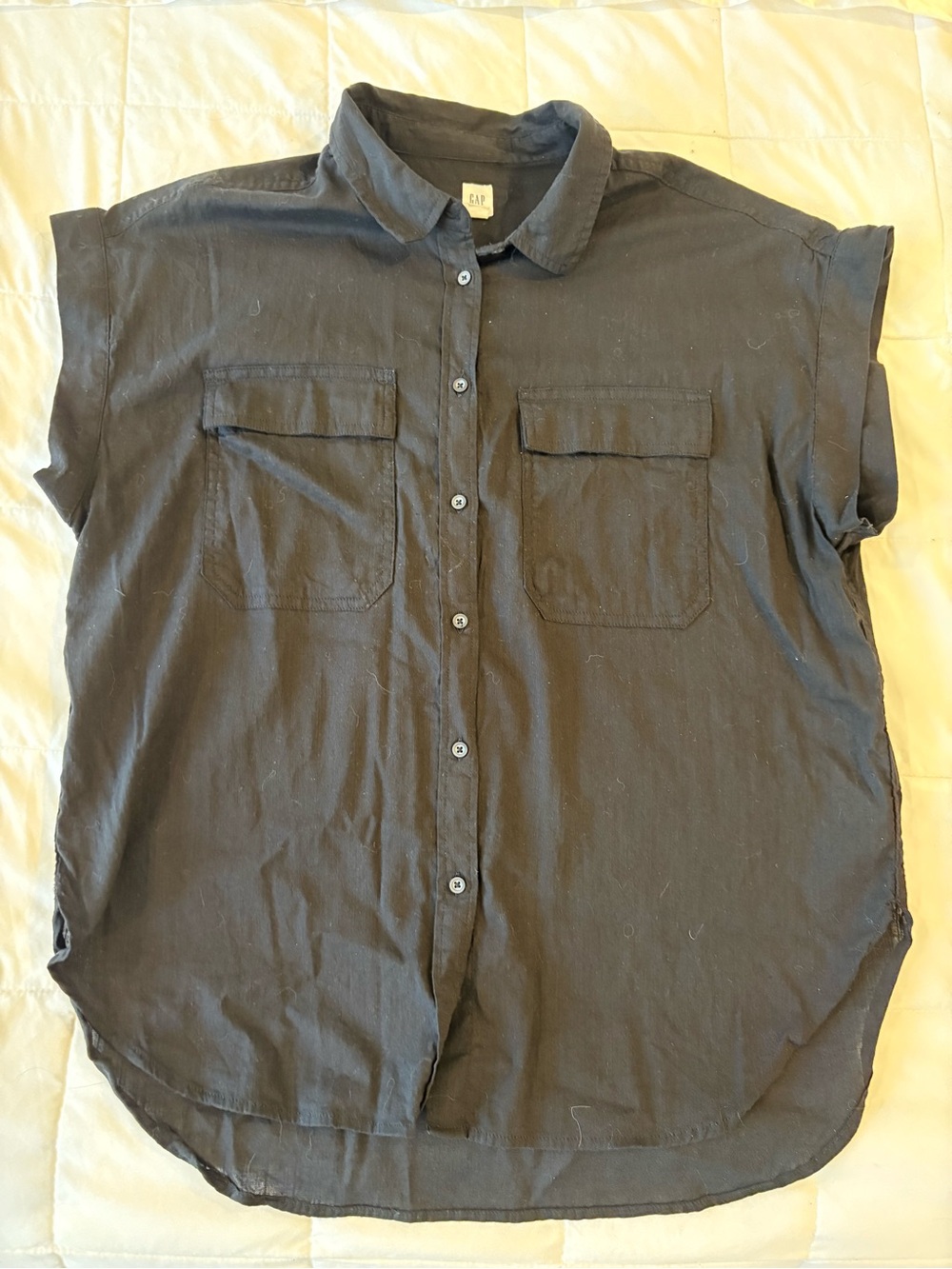 GAP Women’s Camp Shirt in Black